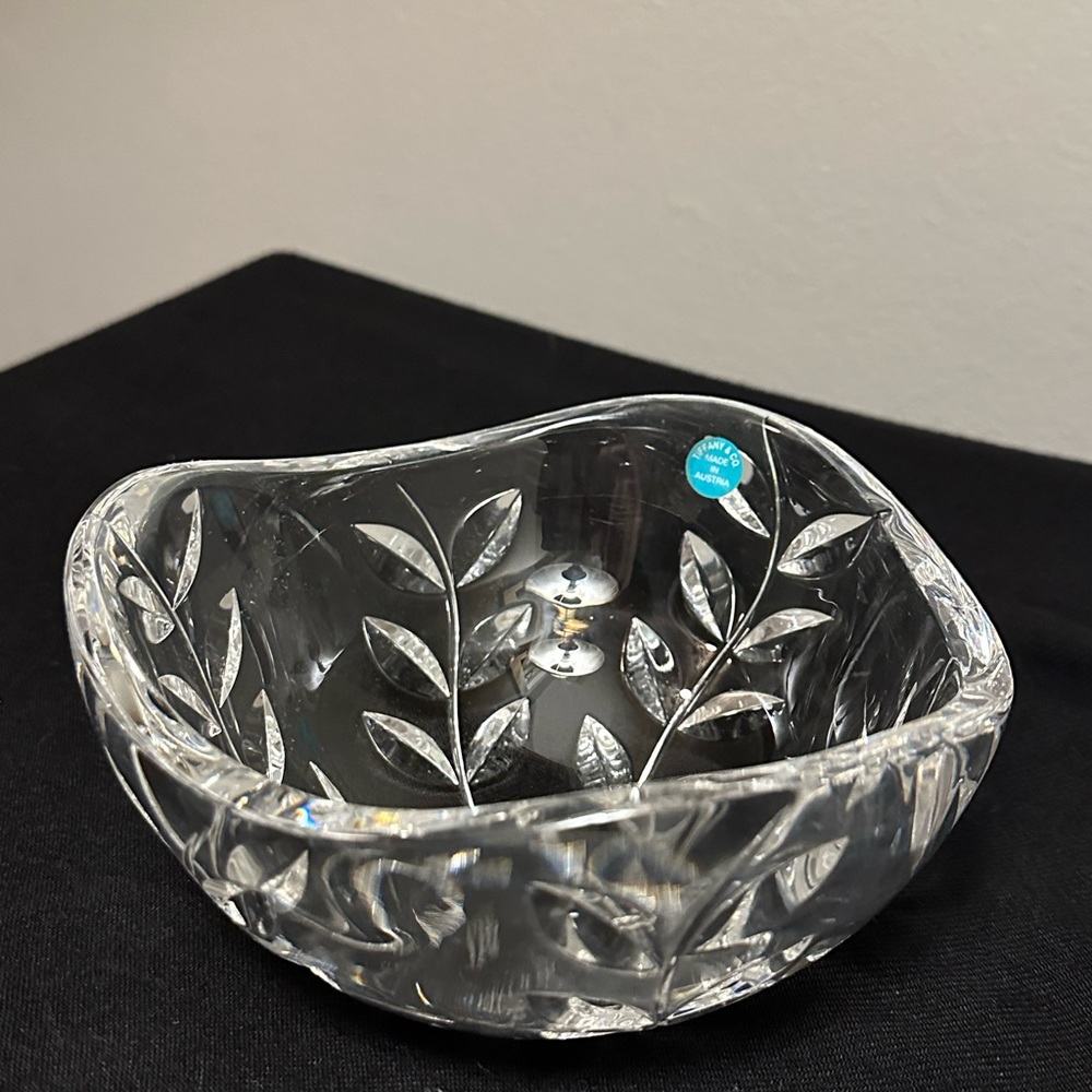 Beautiful Tiffany and Co. Crystal Bowl with Leaf and Vine design